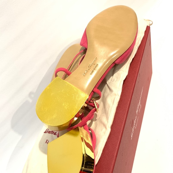 Salvatore Ferragamo Felma Flats in Framboise - Picture 5 of 8
